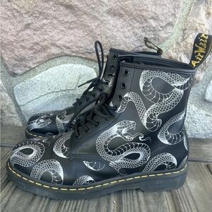 ⭐️SOLD⭐️Dr. Martens 1460 Wild Serpent Smooth Lace Up Leather Boot MEN 11